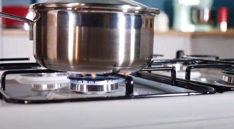 Видеообзор на газовую плиту с электрической духовкой MAUNFELD MGC60EEW03