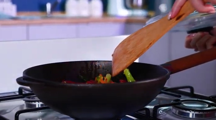 Видеообзор на газовую плиту MAUNFELD MGC50GEW01