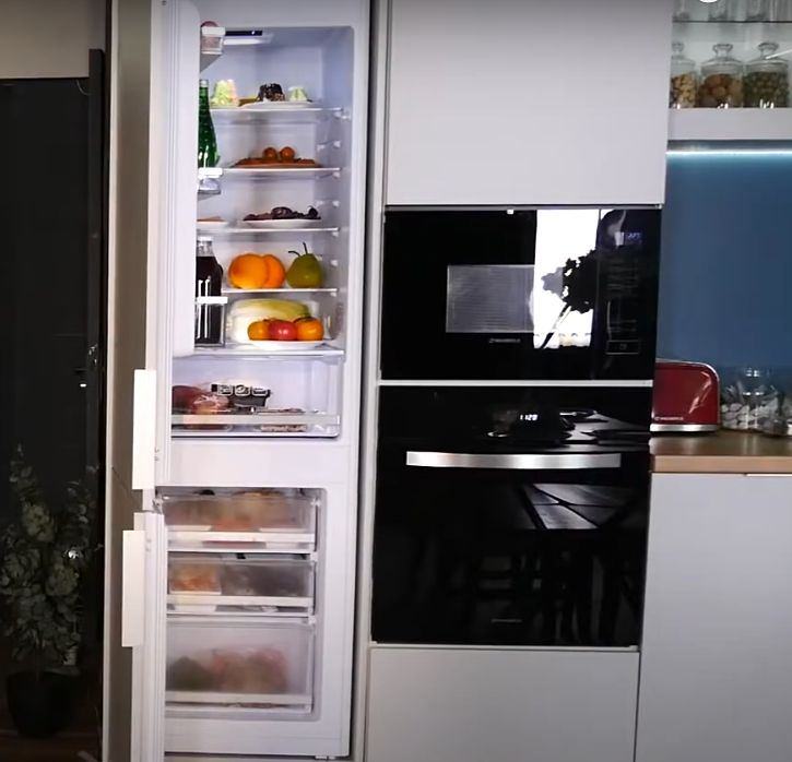 Видеообзор на Холодильник встраиваемый MAUNFELD MBF177SW