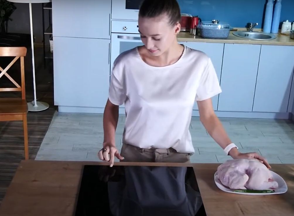 Видеообзор на электрическую варочную панель MAUNFELD CVCE453BDBK