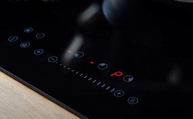 Видеообзор индукционной варочной панели MAUNFELD CVI453STBKC