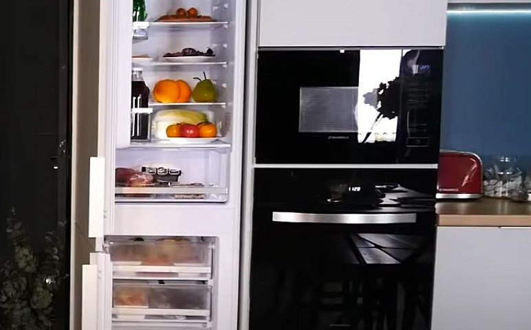 Видеообзор на Холодильник встраиваемый MAUNFELD MBF177SW