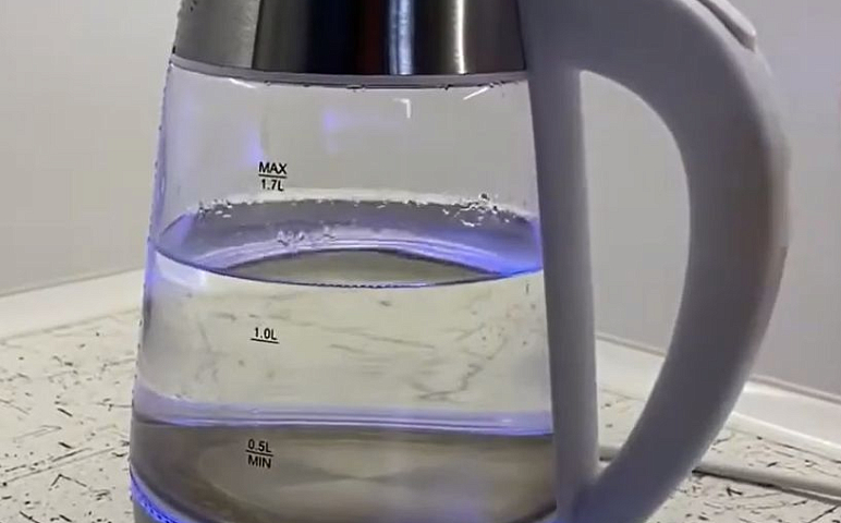 Чайник MAUNFELD MGK1710GW