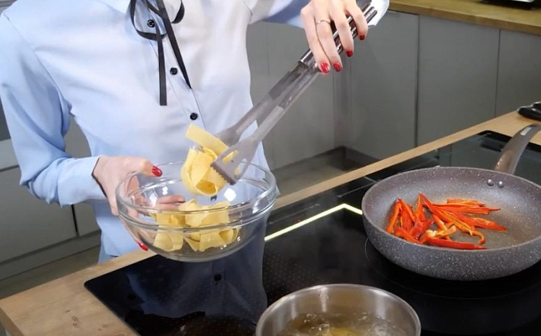 Видеообзор на индукционную варочную панель MAUNFELD CVI905SFBK